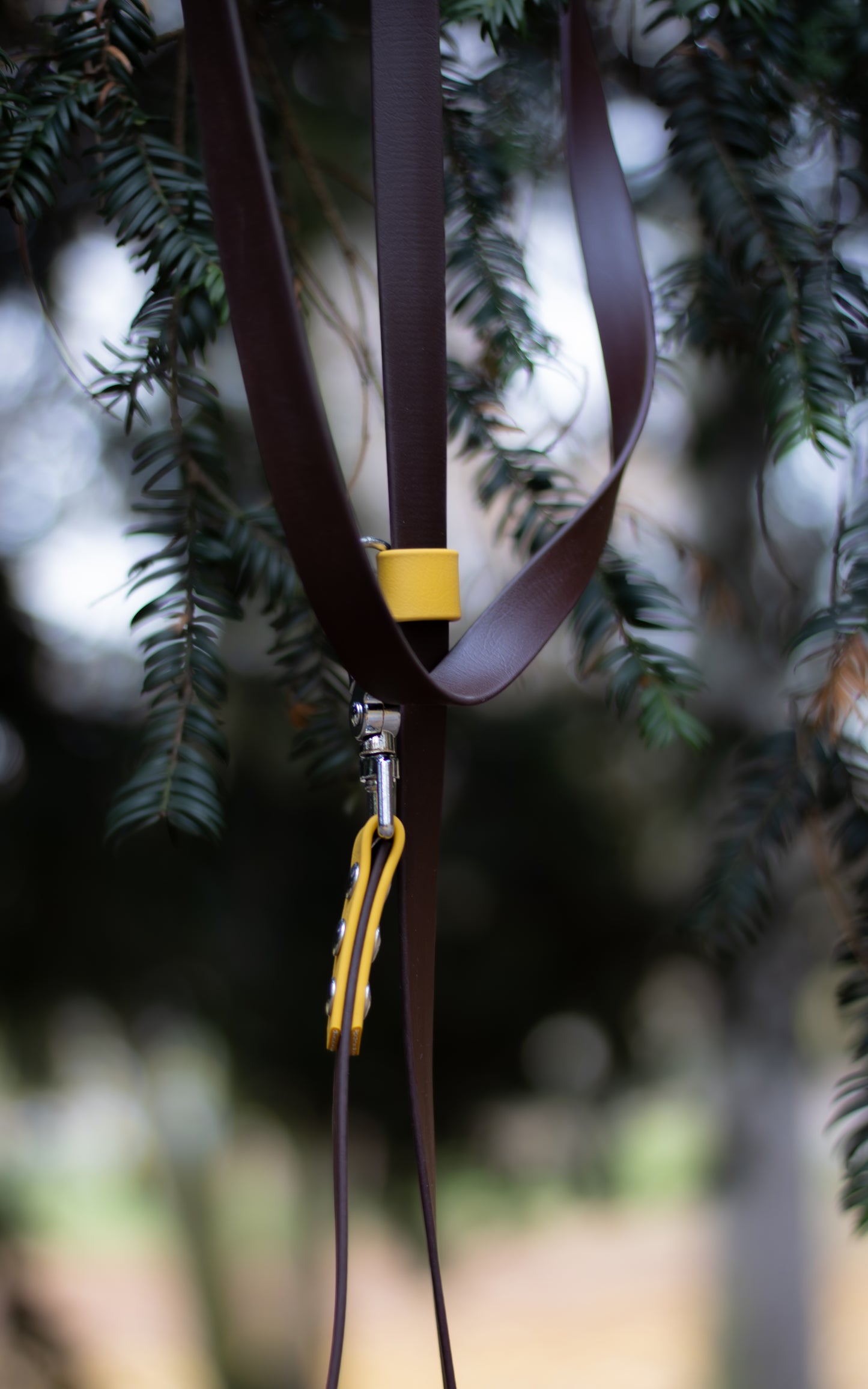 Hnědé BioThane přepínací vodítko s posuvným kroužkem pro jednoduché prodloužení či zkrácení vodítka.