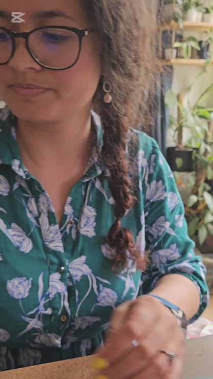 Ručně malovaný BioThane® obojek - 'White Meadow' 38mm