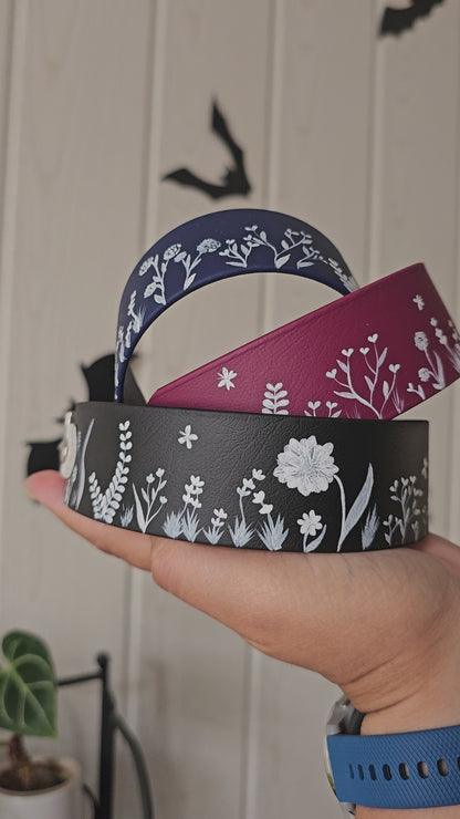 Ručně malovaný BioThane® obojek - 'White Meadow' 38mm