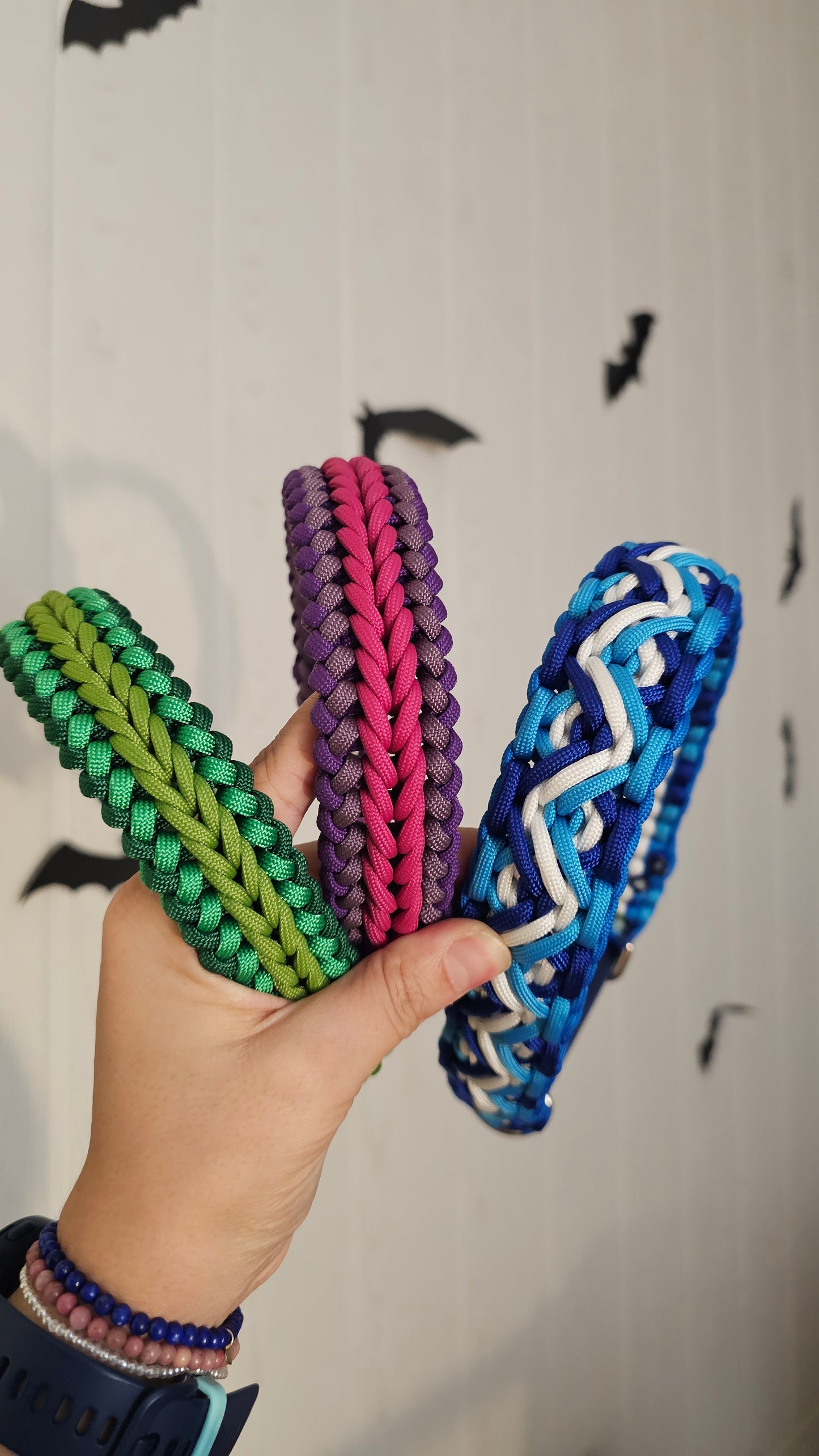 Paracordový obojek na míru ve vzoru 'Happiness'