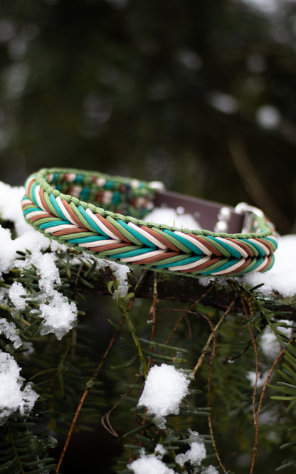 Paracordový obojek na míru ve vzoru 'Misty Mountain'