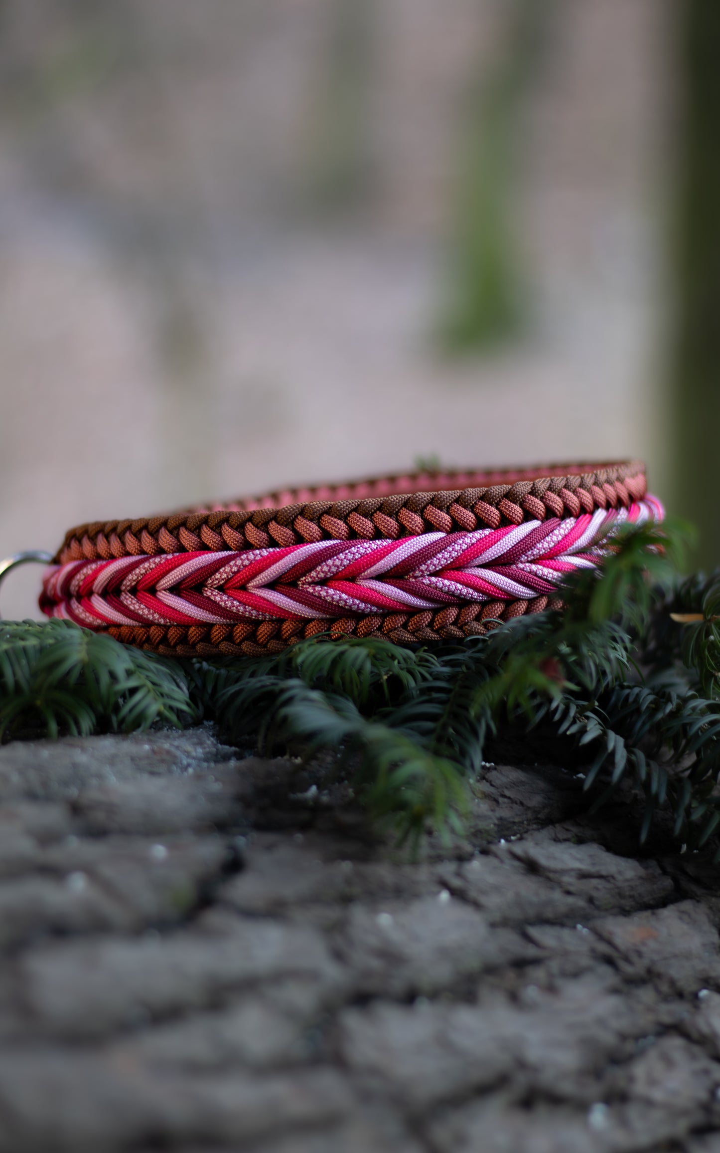 Nastavitelný paracordový obojek ve vzoru 'Mountain breeze 🏔️' s BioThane popruhem