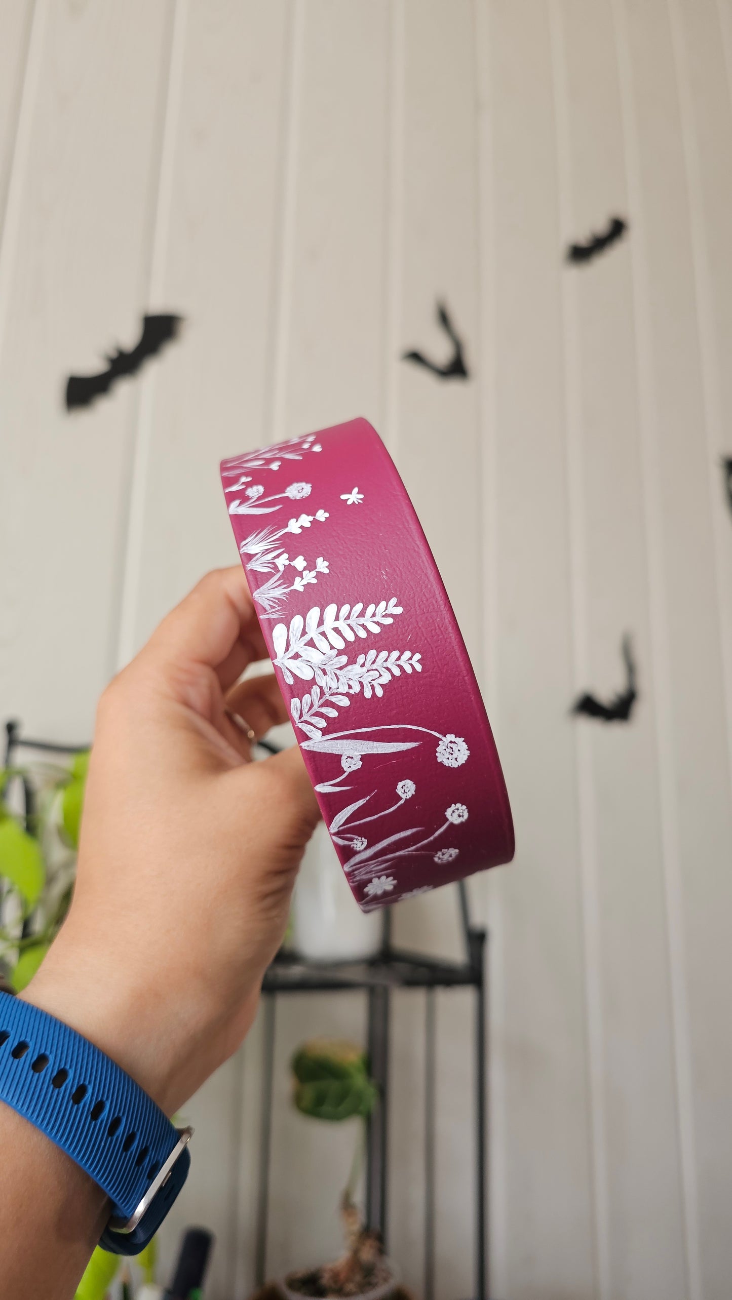 Ručně malovaný BioThane® obojek - 'White Meadow' 38mm