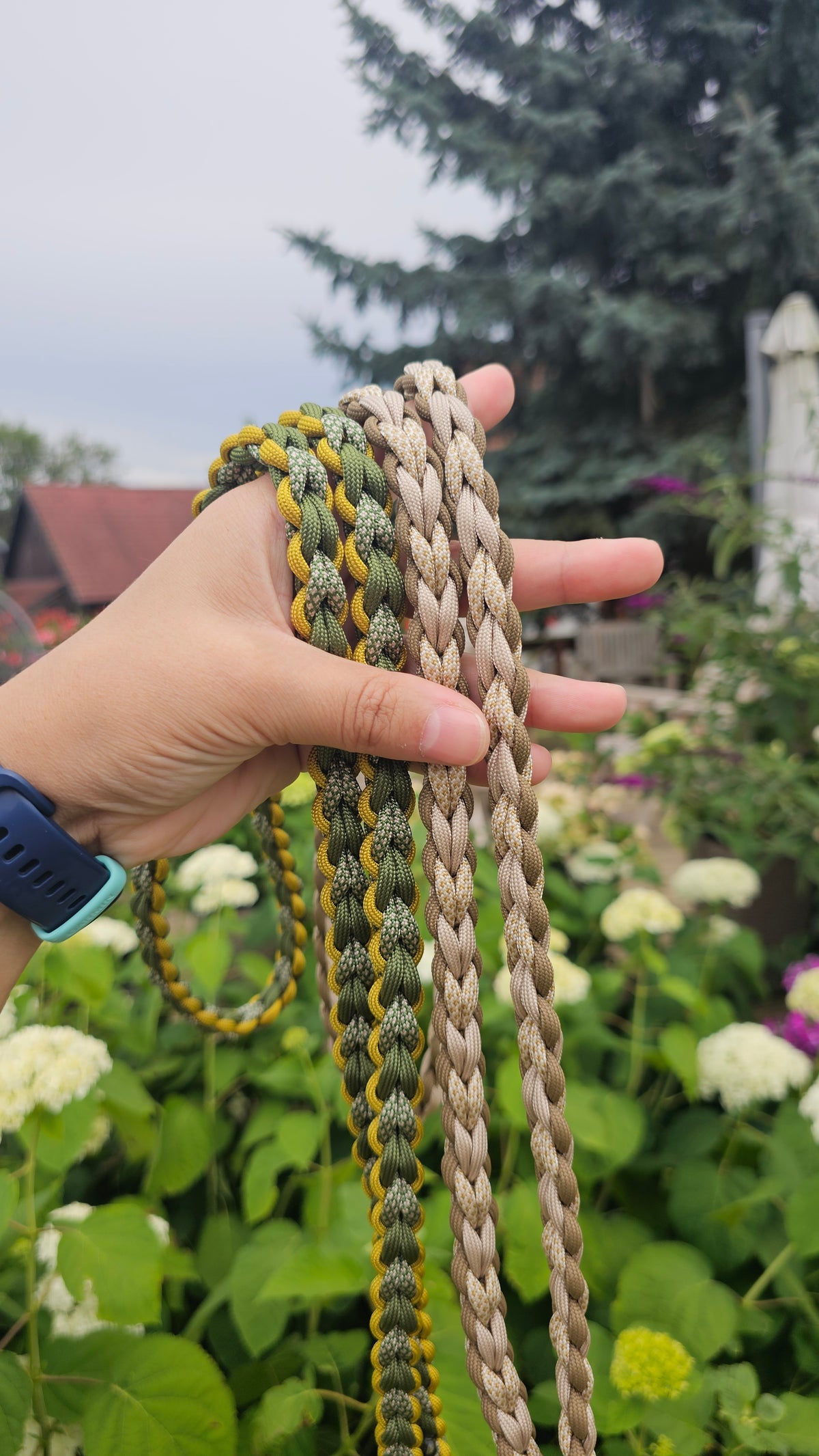 Paracordový crossbody popruh na telefon