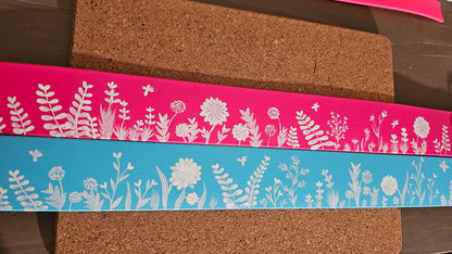 Ručně malovaný BioThane® obojek - 'White Meadow' 38mm