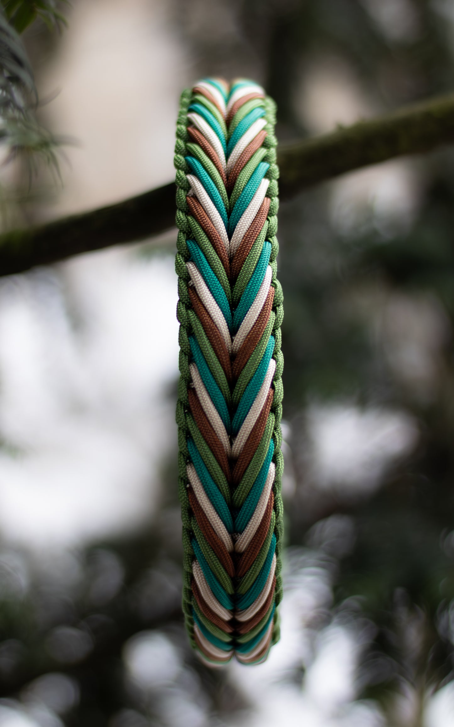 Paracordový obojek na míru ve vzoru 'Misty Mountain'