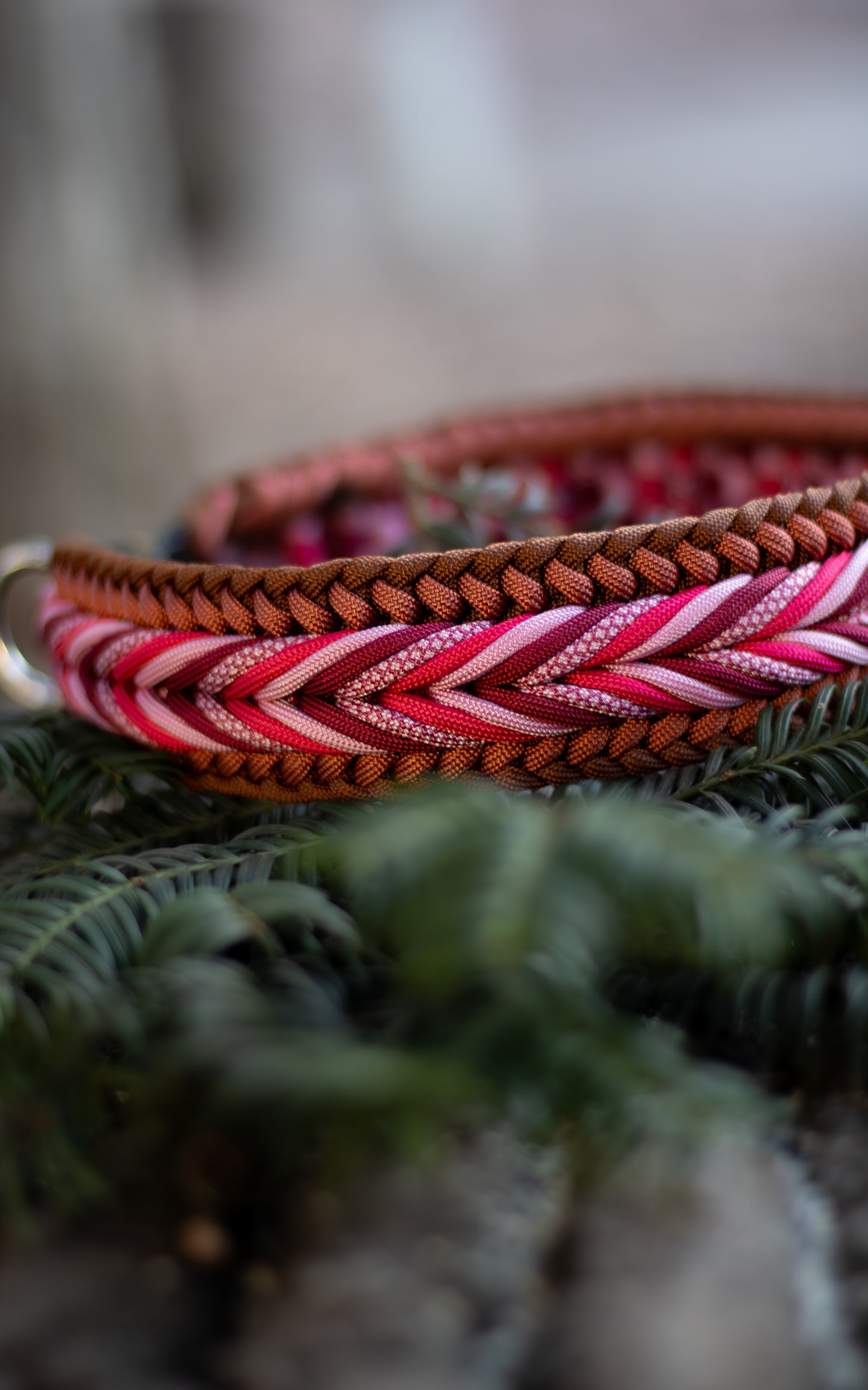 Nastavitelný paracordový obojek ve vzoru 'Mountain breeze 🏔️' s BioThane popruhem