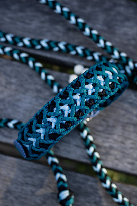 Paracordový obojek pro psa, obojek na míru, ručně pletený obojek pro střední i velké psy, elegantní obojek, praktický obojek, nastavitelný paracordový obojek, modrý paracordový obojek