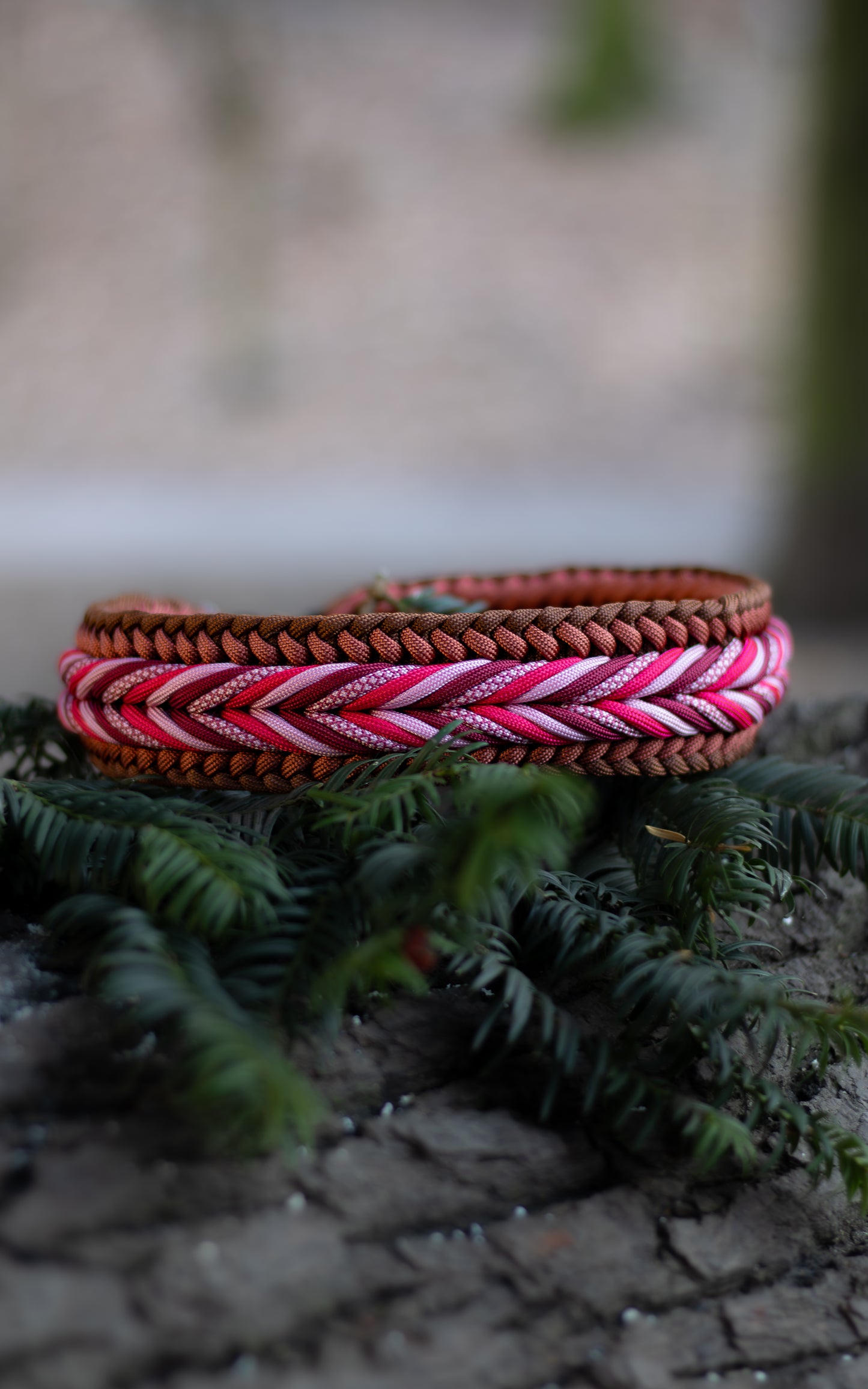 Nastavitelný paracordový obojek ve vzoru 'Mountain breeze 🏔️' s BioThane popruhem