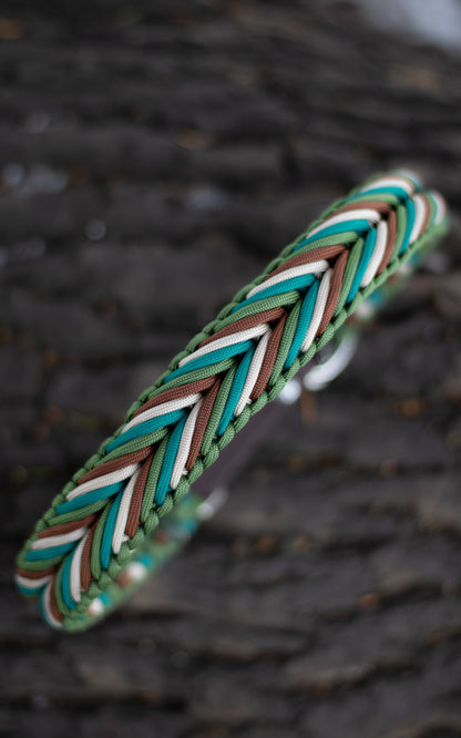 Paracordový obojek na míru ve vzoru 'Misty Mountain'