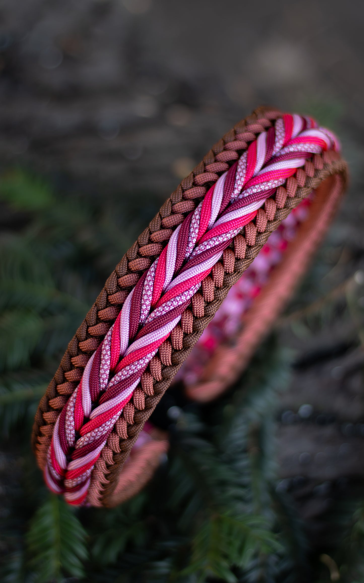 Nastavitelný paracordový obojek ve vzoru 'Mountain breeze 🏔️' s BioThane popruhem