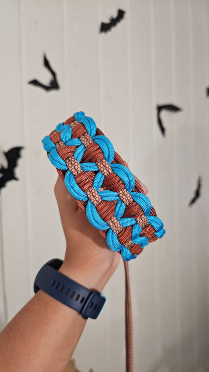 Paracordový obojek na míru ve vzoru 'Infinity'